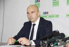 Pivić žestoko prozvao Vladu FBiH zbog Željezare Zenica