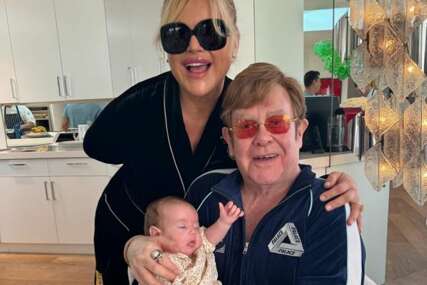 Sanela Jenkins objavila zanimljive fotografije s Eltonom Johnom: "Puno vas volimo"