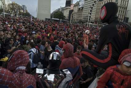 Oko 1.000 osoba u kostimu Spidermana nastoji oboriti svjetski rekord