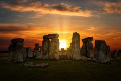 Pojavio se novi veliki misterij kod ionako mističnog Stonehengea: Naučnici zapazli nešto neobično kod oltara
