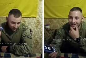 Ukrajincu se pokvario zarobljeni tenk. Nazvao je ruski zavod da mu pomogne (VIDEO)