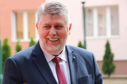 POBJEDNIK DANA Enver Hadžiahmetović
