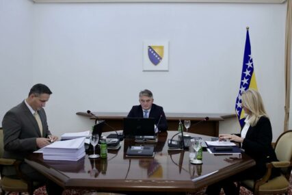 Turbulentna sjednica Predsjedništva BiH o pitanju Kosova! Cvijanović sazvala press konferenciju
