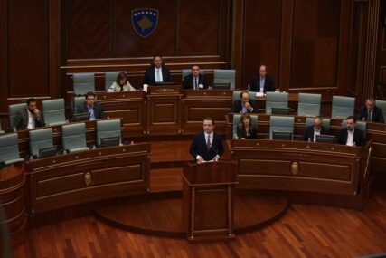 Kurti u Skupštini: Zajednica koju predložu izaslanici prekida tradiciju nepriznavanja Kosova