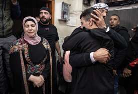 Dirljiv susret: Ahmed, najmlađi oslobođeni palestinski zatvorenik, ponovo sa porodicom