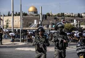 Izrael zabranio hiljadama Palestinaca da klanjaju džuma-namaz u džamiji Al-Aksa
