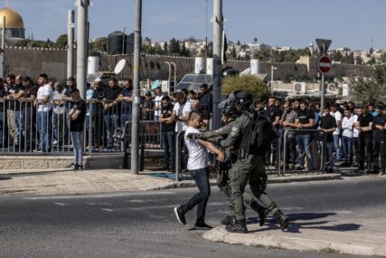 Izrael ne dozvoljava Palestincima ulazak u džamiju Al-Aksa petu sedmicu zaredom (FOTO)