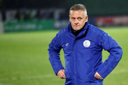 Trener Tuzla Cityja objasnio zbog čega su njegovi fudbaleri klečali na startu susreta sa Sarajevom