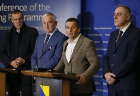 Milićević, Borenović i Vukanović: Podržavamo uvođenje novih tehnologija koje će omogućiti poštene izbore (FOTO)