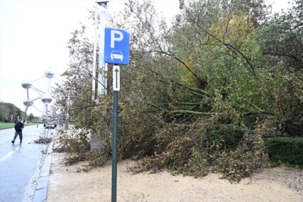 Belgiju zahvatila oluja "Ciaran": Poremećaji u željezničkom i zračnom saobraćaju