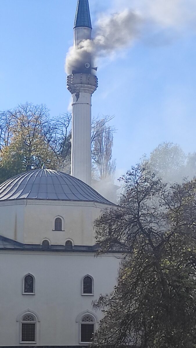 Džamija Husejnija u Gradačcu požar