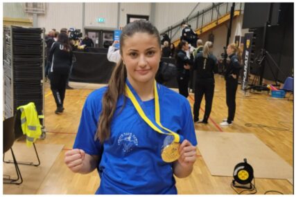 Prvakinja Švedske u karateu: ”Voli BiH, a za borbe se priprema uz hitove Halida Bešlića i Dubioze kolektiv”