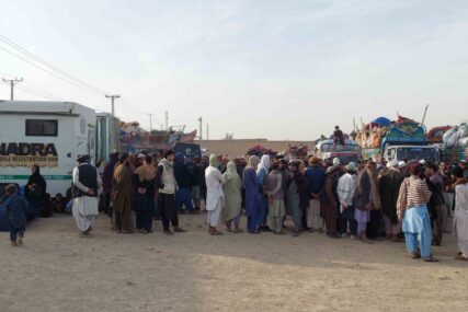 Desetine hiljada Afganistanaca napustilo Pakistan zbog odluke o deportaciji