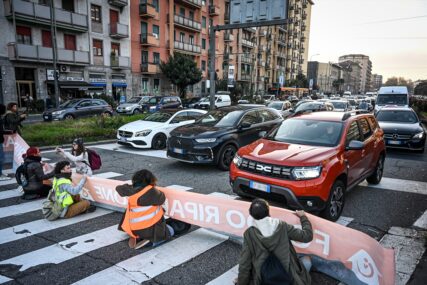 Klimatski aktivisti blokirali saobraćajnice u Italiji