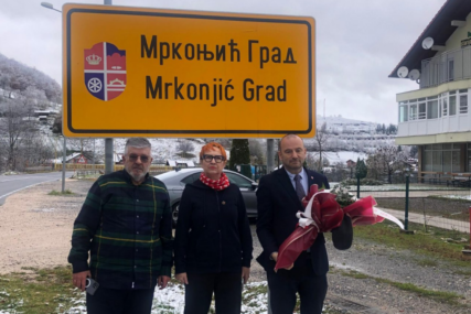 Mioković i Melank došli do Mrkonjić Grada: "Nisu nam dali da priđemo, zaustavlja nas patrola..."