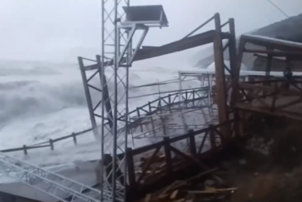 Hiljade ljudi bez struje na Krimu zbog oluje, ima i smrtnih slučajeva