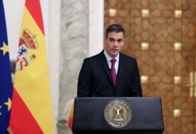 Uprkos optužbama na račun supruge: Pedro Sanchez ostaje na funkciji premijera Španije