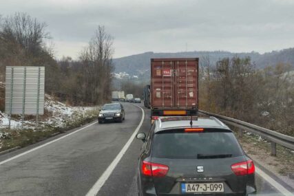 Saobraćajna nesreća na magistralnom putu Rajlovac-Vogošća: Sudar tri vozila