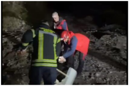 Napeta situacija: Pogledajte kako spasioci pokušavaju doći do planinara na Prenju (VIDEO)