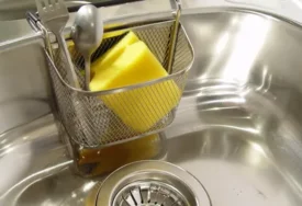 Vodoinstalater otkrio što nikako ne smijete baciti u sudoper