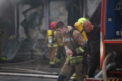 Veliki požar u Rakovici: “Izgorila pilana i okolni objekti”