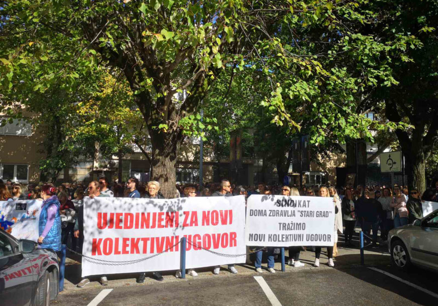 Protestna šetnja zdravstvenih radnika u Mostaru 