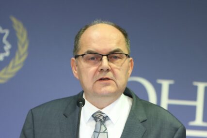 Visoki predstavnik uputio najsrdačnije čestitke za Božić svim pravoslavnim vjernicima u BiH