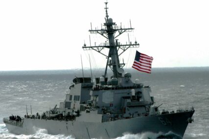 Iz Pentagona tvrde: Američki ratni brod napadnut u Crvenom moru