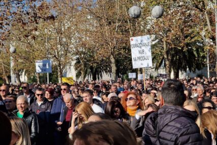 Podgorica: Više hiljada prosvjetnih radnika na protestu tražili povećanje plata
