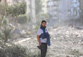 U izraelskom zračnom napadu u Gazi ubijen kamerman Anadolije Muntasir es-Savvaf