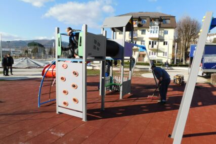 Napreduje rekonstrukcija dječijih igrališta u Vogošći (FOTO)