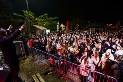 Mostarci će uz hitove regionalne muzičke zvijezde dočekati 2024. na poznatom šetalištu
