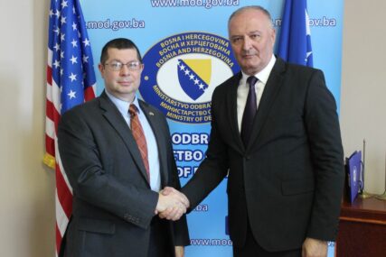 Ministar Helez primio vojnog izaslanika SAD brigadira Adamsa: Zajedno je lakše...