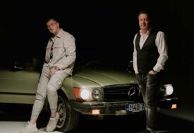 "Ruža uvela" osvojila region: Svi pjevaju duet Anida Ćušića i Osmana Hadžića (VIDEO)