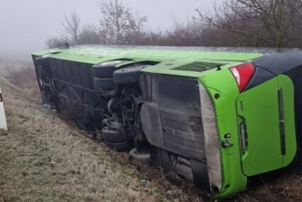 Pun autobus sletio s ceste u Slovačkoj, 30-ak povrijeđenih