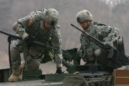 Amerika naoružava našeg susjeda: Stigla 22 borbena vozila Bradley
