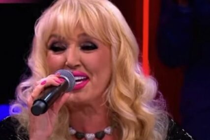 ODUZMITE JOJ MIKROFON ZAUVIJEK Branka Sovrlić zapjevala u emisiji uživo: Ljudi u šoku! Ne vjeruju šta slušaju