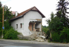 Hoće li se ruglo na ulasku u Sarajevo u Alipašinoj ulici konačno ukloniti? (FOTO)