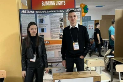 Učenici Ammar i Ena iz Bihaća osvojili zlato za projekt 'Solarne roletne'