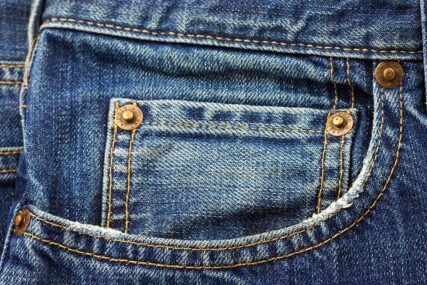 Znate li za što služi mali džep u velikom na trapericama?