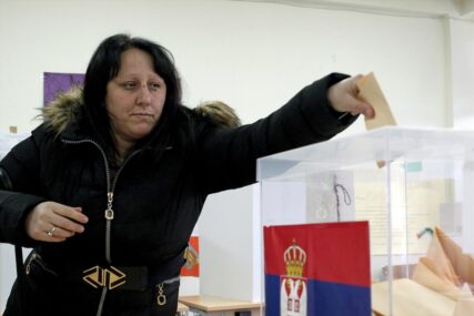 Optužbe za Srbiju: Na izborima u Srbiji se desila masovna prevara