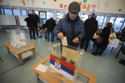 Do 17 sati u Srbiji glasalo 47,2 posto građana, a evo kolika je bila izlaznost na prošlim izborima u isto vrijeme