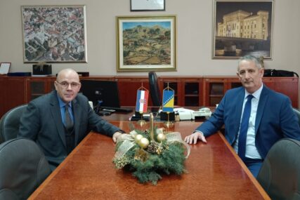 Zamjenik ministra odbrane Galić primio vojnog izaslanika Republike Hrvatske brigadira Kiralja