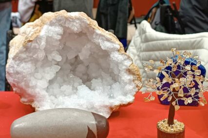 Međunarodni sajam kristala, minerala, dragog i poludragog kamenja okupio 24 izlagača