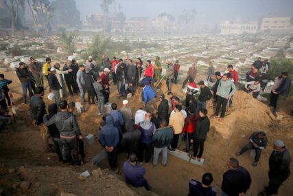 Više od 100 Palestinaca ubijeno u izraelskom raketnom napadu na izbjeglički kamp u Gazi