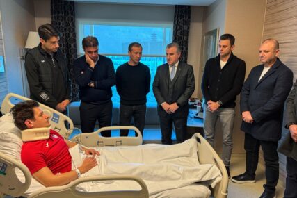 Turski ministar omladine i sporta Bak posjetio je fudbalskog sudiju Melera (FOTO)