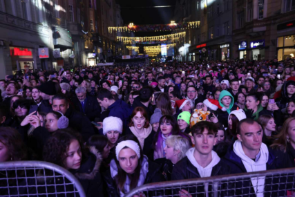 Kako je ove godine izgledalo čišćenje sarajevskih ulica nakon novogodišnjeg derneka