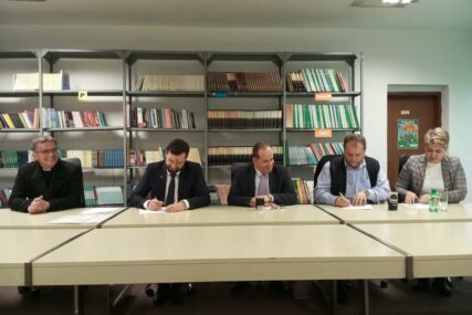 ZDK - Potpisani ugovori o prenosu sredstava za obnovu vjerskih objekata