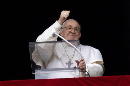 Papa Franjo pozvao na zabranu surogat majčinstva