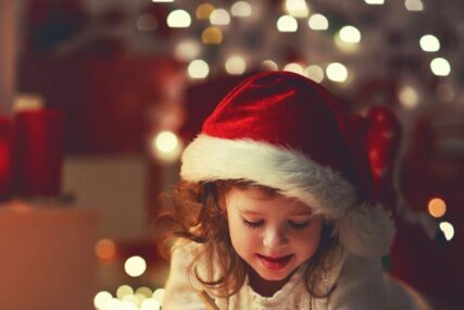 Pismo djevojčice Djeda Mrazu rasplakalo svijet: Mama kaže da si bolestan